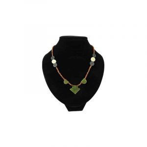 Collar Bohemio de Jade con Colgante en Punta