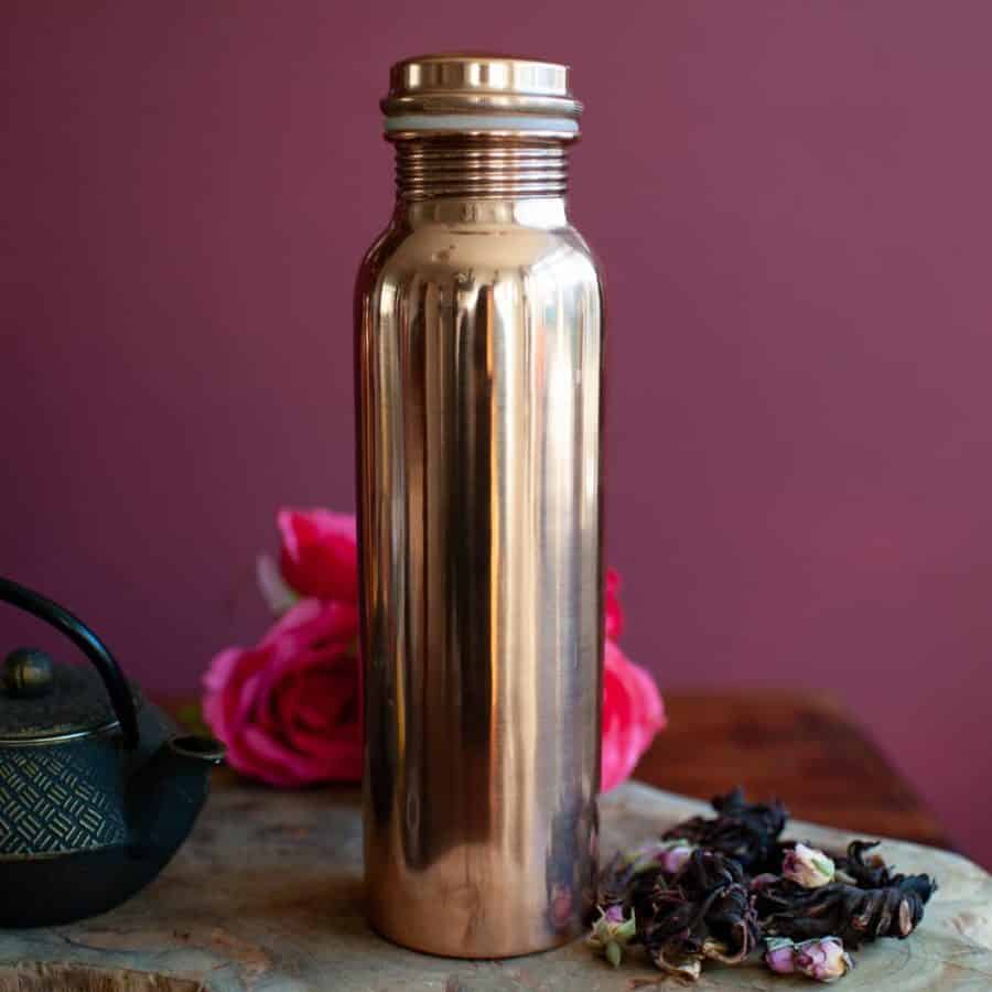 botella de agua de cobre segundo chakra