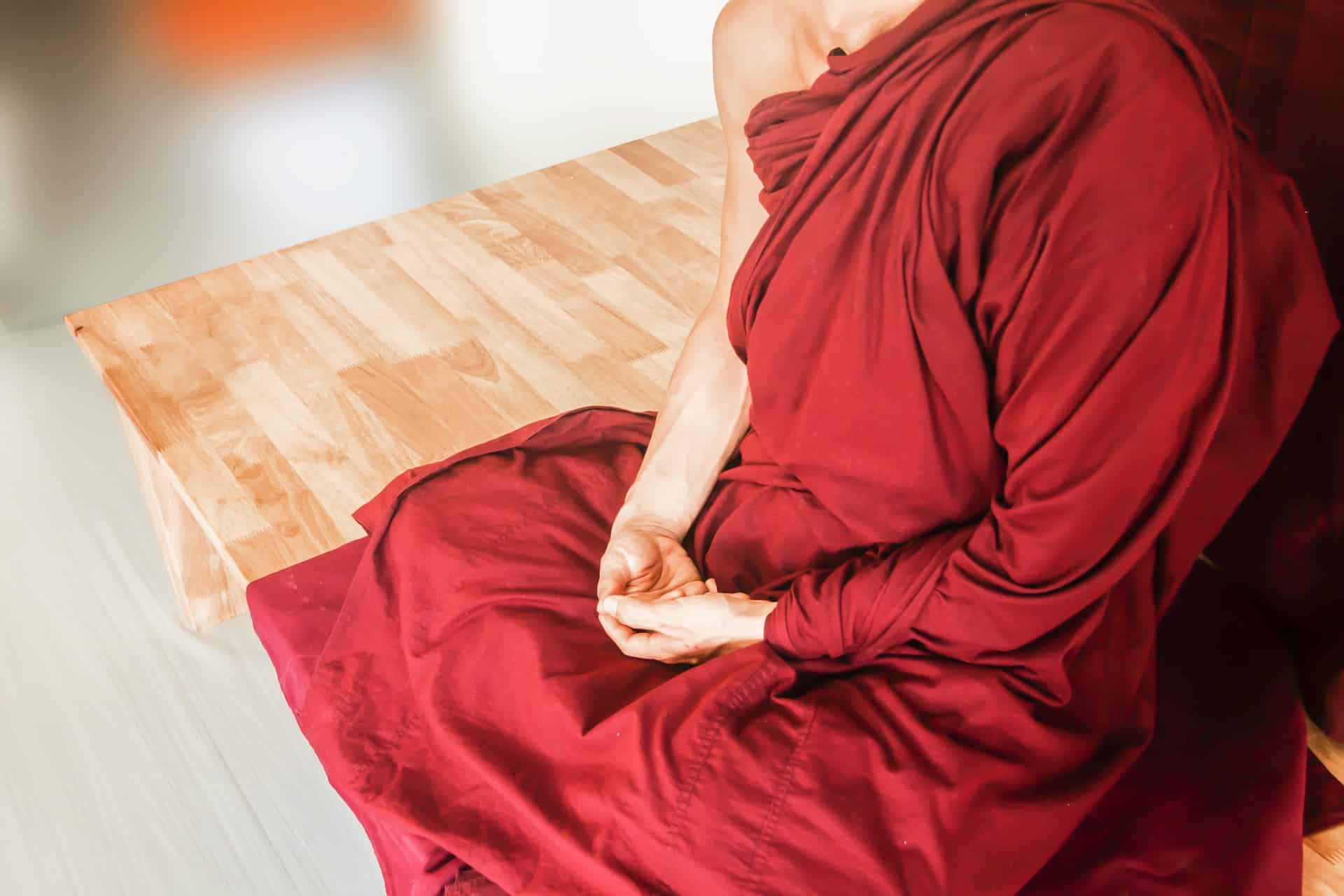 monje meditando blog karma